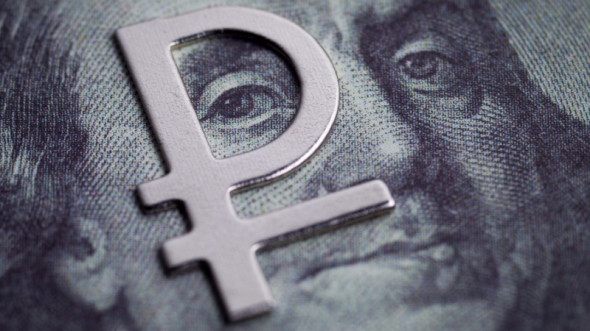 Хазин: России надо опираться на рубль, а не на доллар